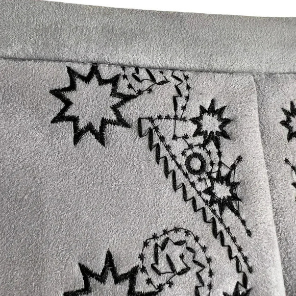 Seek The Label Gray Faux Suede Embroidered A-Line Mini Skirt Size S XS - Picture 3 of 10